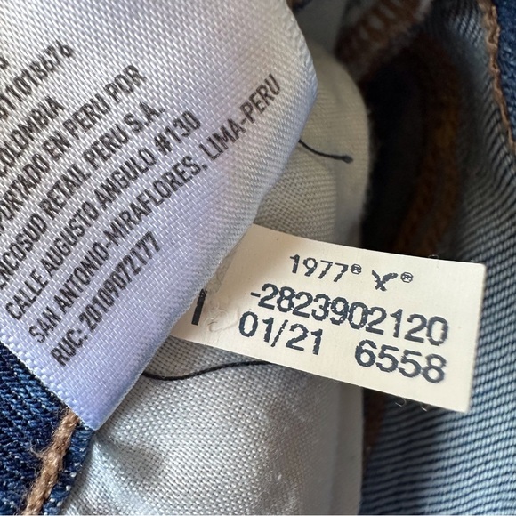 American Eagle The Dream Jean Midi Cut off distressed jean Short - Picture 8 of 12